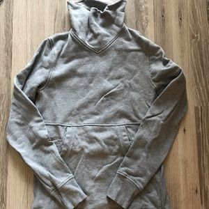 SOLD.  Lululemon Press Pause Pullover 6